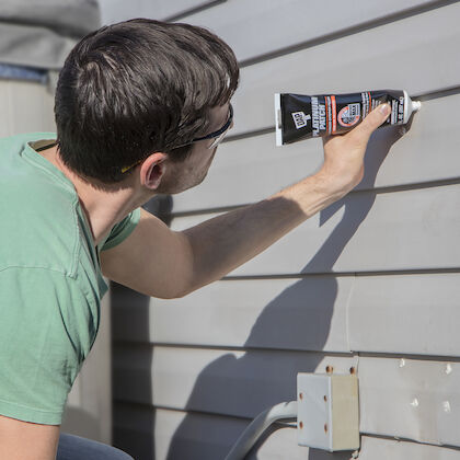 How to fix a hole in your vinyl siding 