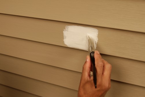 Repairing a Hole in Vinyl Siding 