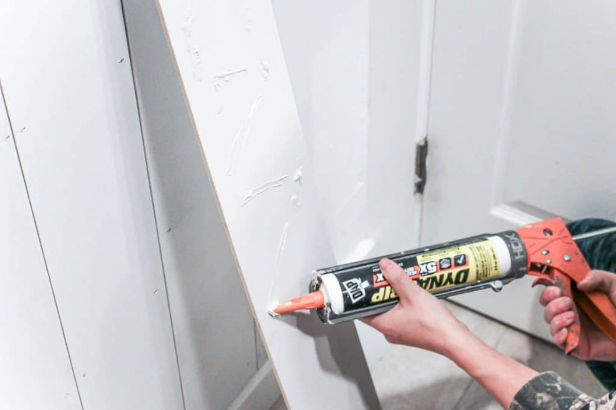 Do I Use Caulk, Wood Filler, Wood Putty or Spackle? - Making Manzanita